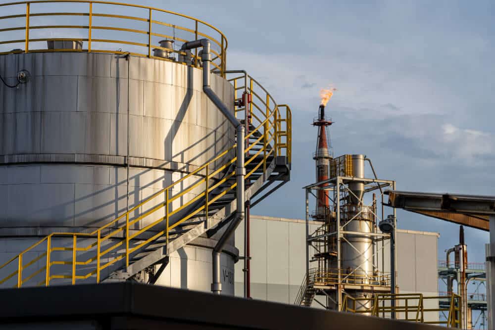 Industria petroquímica en funcionamiento